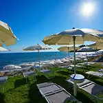- Sporting Club Hotel