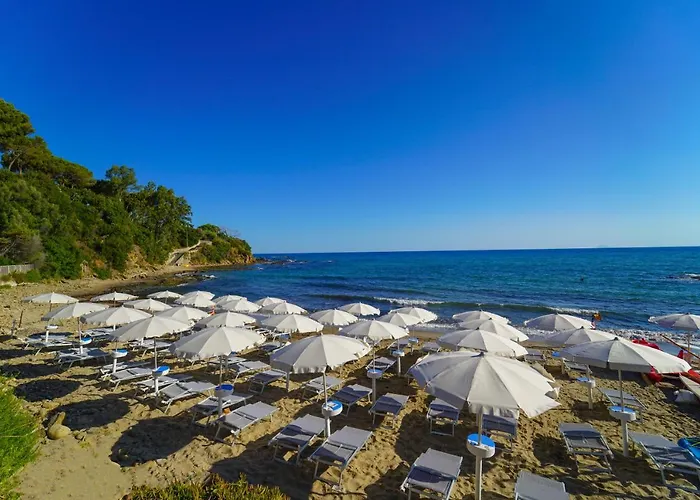 - Sporting Club 3* تْشيفالو