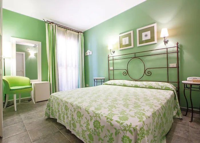 - Sporting Club فندق تْشيفالو