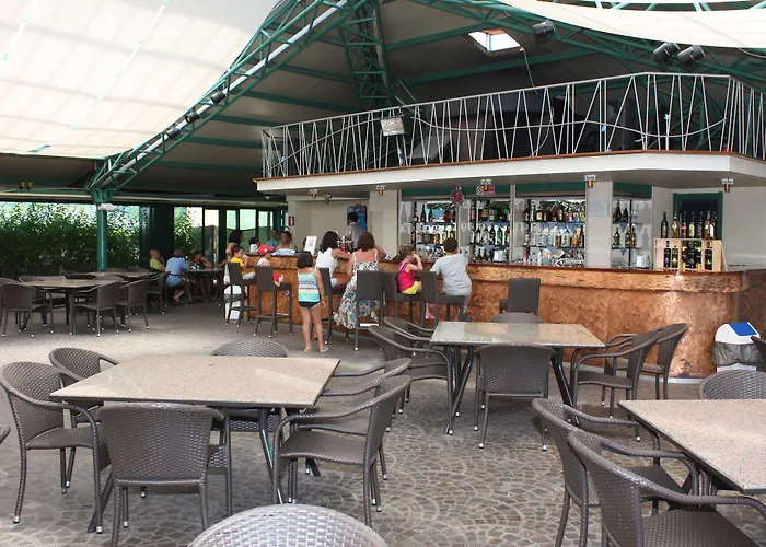 - Sporting Club فندق 3*