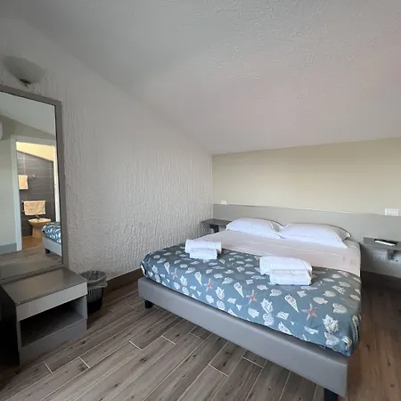 - Sporting Club 3* 체팔루