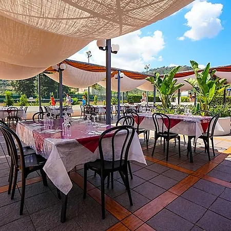 - Sporting Club Hotel