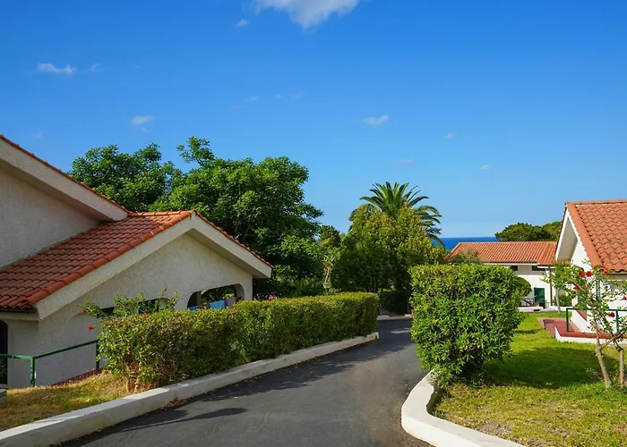 - Sporting Club 3* Чефалу