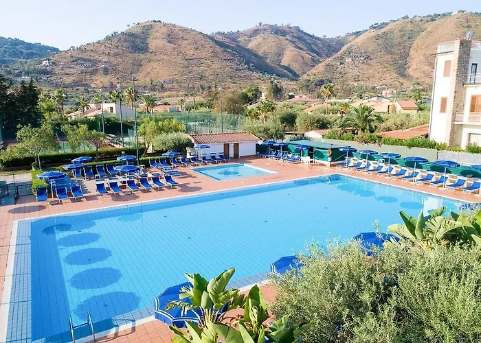 - Sporting Club Szálloda