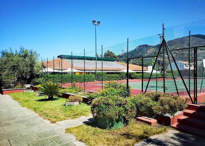 - Sporting Club Ξενοδοχείο Cefalù