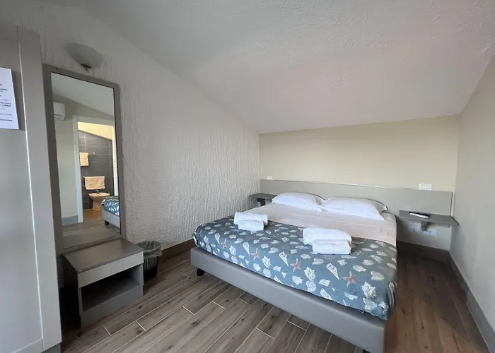 - Sporting Club 3* Чефалу